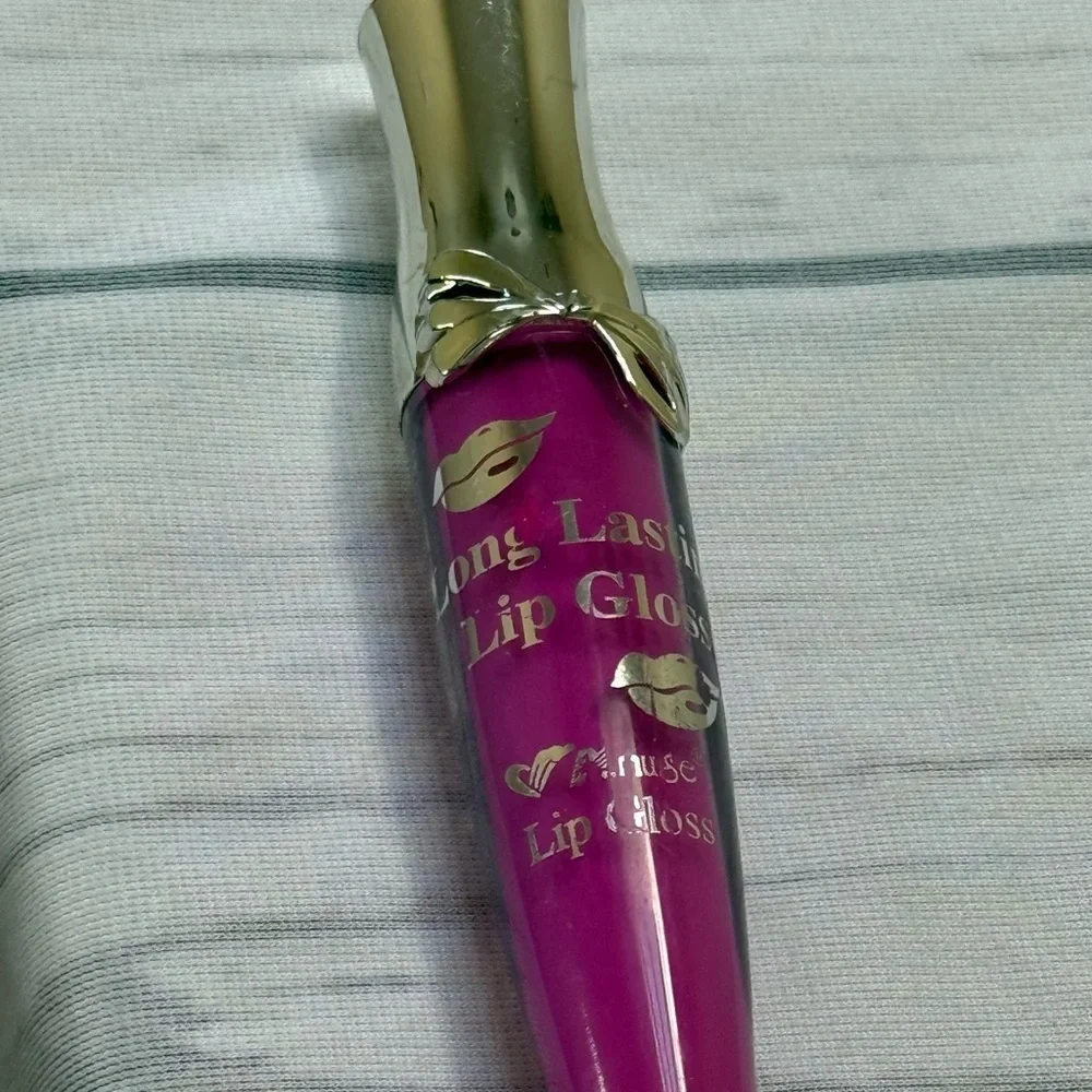 Amuse Lip Gloss in Bold Pink
